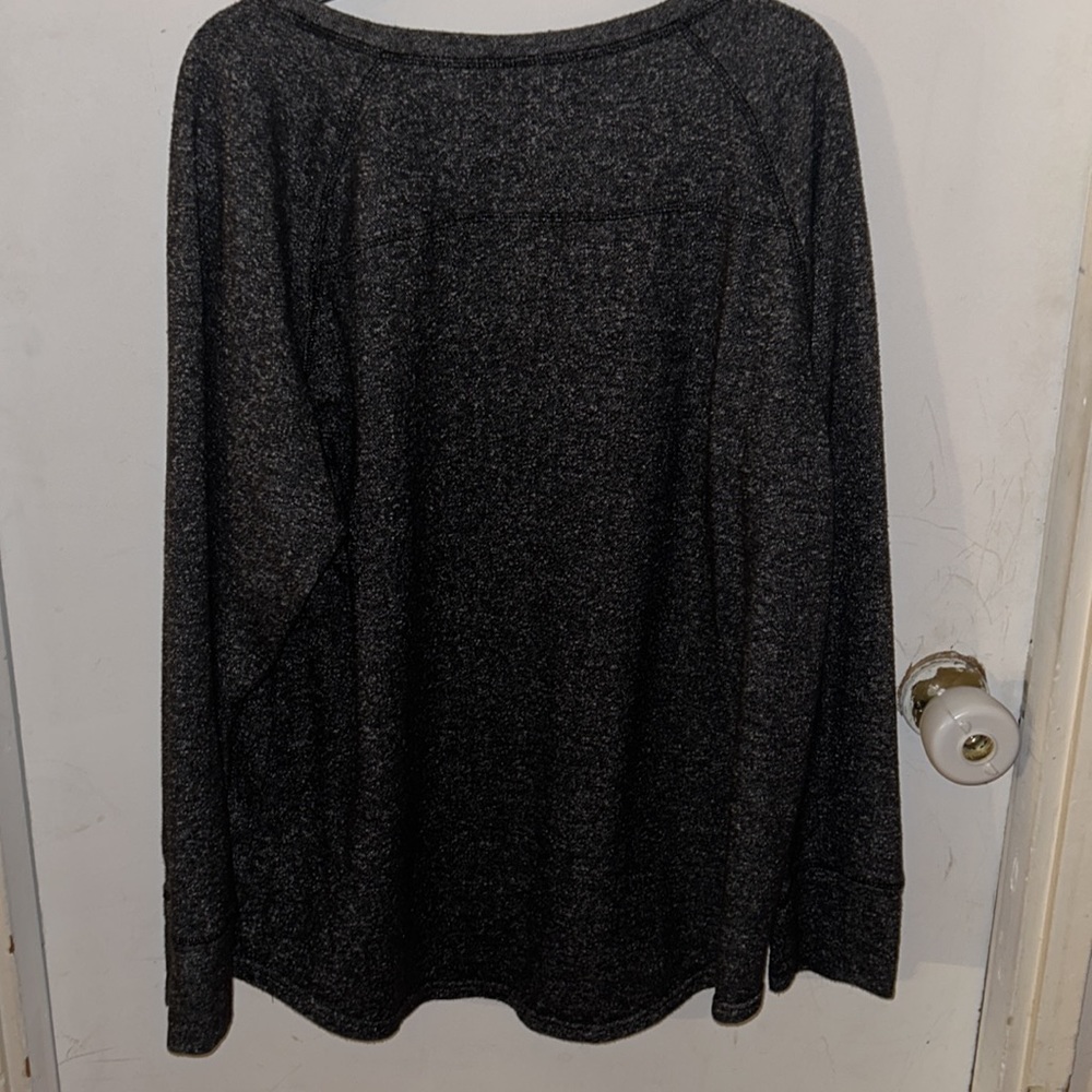 Sweater. Size 2x - Picture 3 of 3